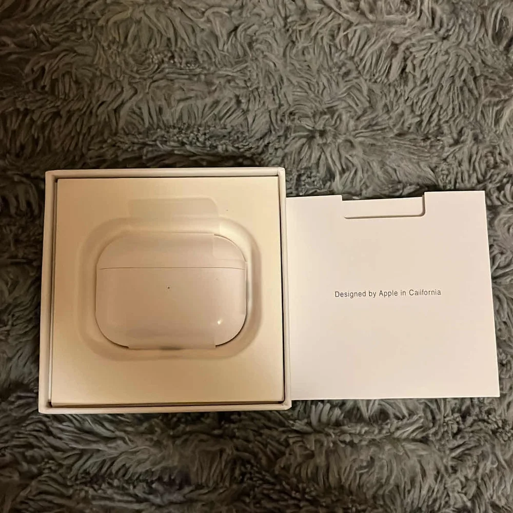 Apple AirPods Pro with Wireless Charging Case - White